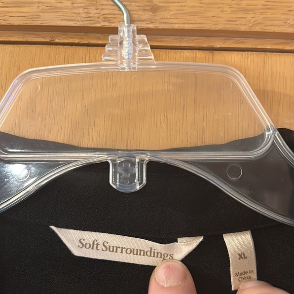 Soft Surroundings Button Down Poet Blouse Ruffle Cuffs Black Size XL - Picture 4 of 11